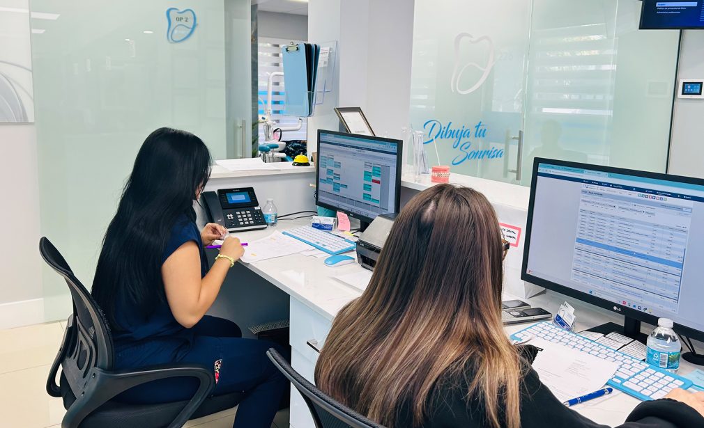 Emergency dentist Miami treatment at Dental Blush